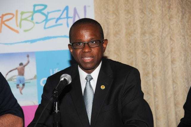 El Secretario General de la  Organización de Turismo del Caribe (CTO) Hugh Riley .
