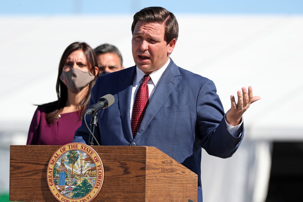 gobernador Ron DeSantis