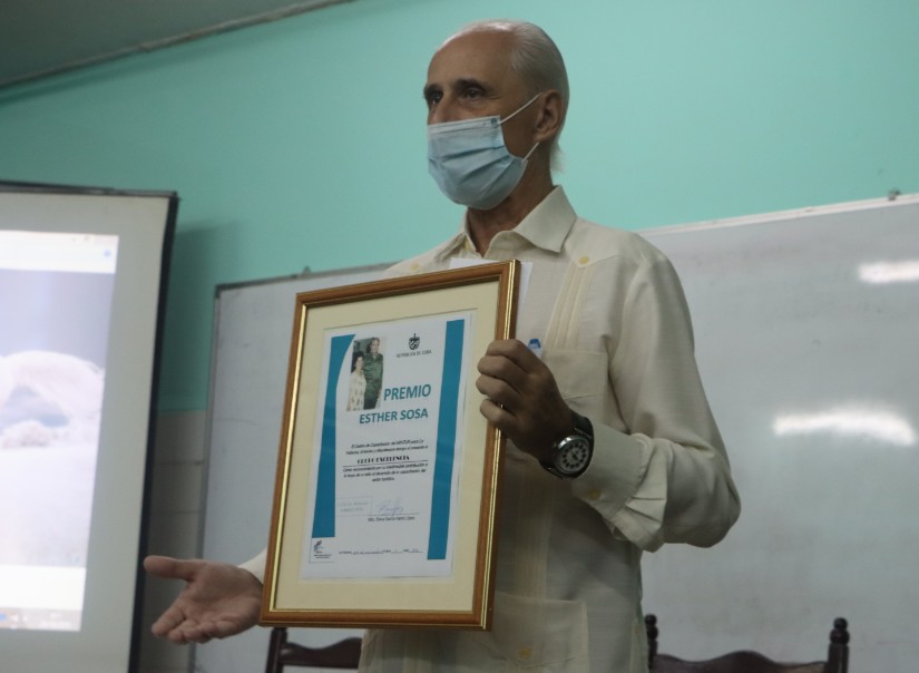 Premio Esther Sosa al Grupo Excelencias