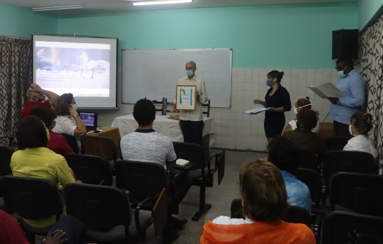 Premio Esther Sosa al Grupo Excelencias