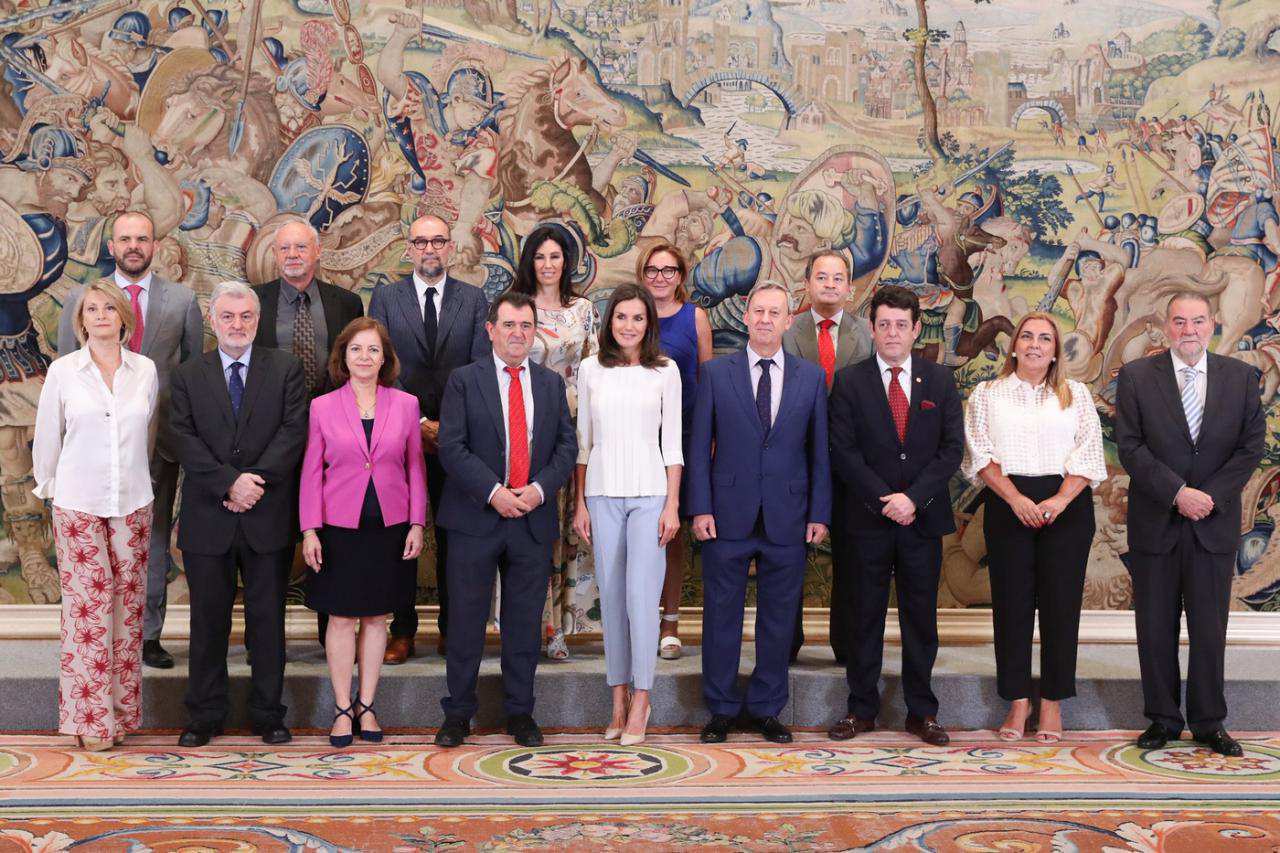Su Majestad la Reina recibió en audiencia a una representación de la Asociación Española de Editoriales de Publicaciones Periódicas, con motivo de su 20º aniversario.