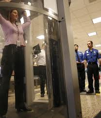 Estados Unidos: Aerolíneas y agencias de viajes temen pérdidas por rechazo a escáneres corporales