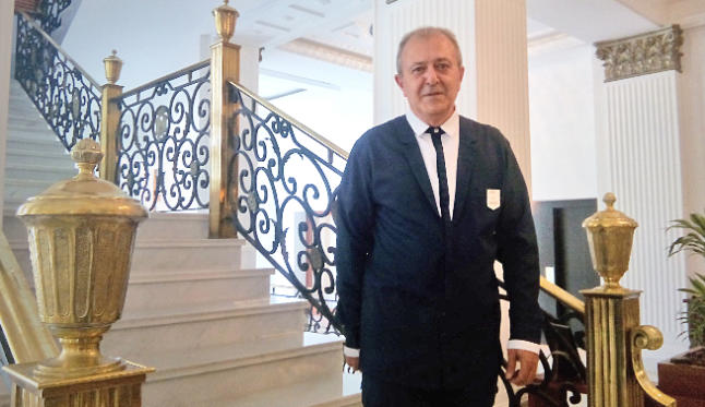 El histórico conserje del hotel IBEROSTAR Grand Hotel Mencey dice adiós a casi 50 años de dedicacion