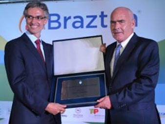 Enrique Meyer, declarado Decano de las Américas por Braztoa