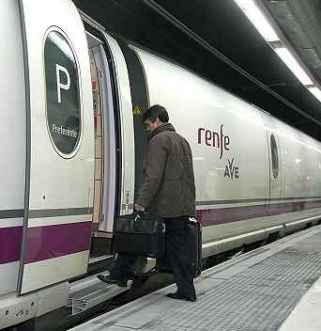 Turespaña, RENFE y ciudades AVE sellan convenio para potenciar uso del tren en el turismo